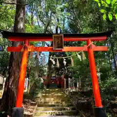 二川伏見稲荷の鳥居