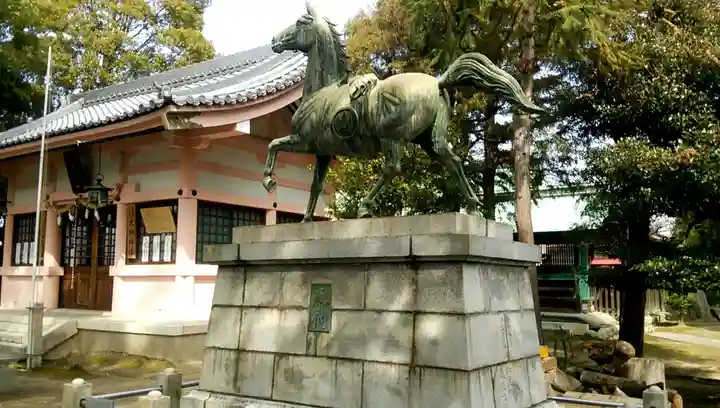 大神神社(花池)の狛犬