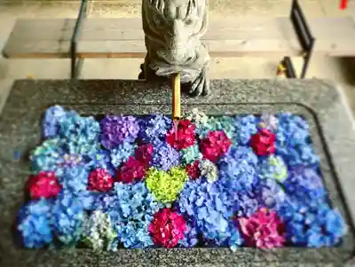 滑川神社 - 仕事と子どもの守り神の手水舎