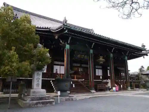 清凉寺の本殿・本堂