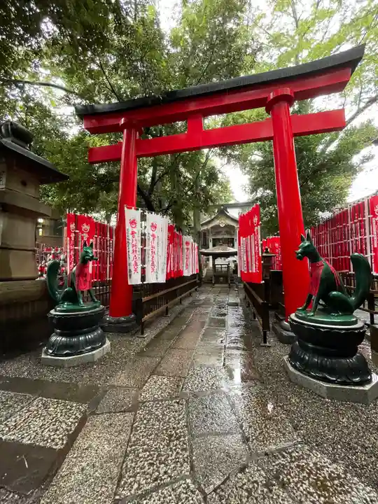 豊川稲荷東京別院の鳥居