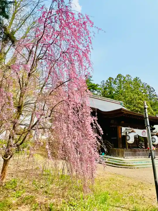青森縣護國神社の{uncategorized: "未分類", other: "その他", undefined: "問題あり", building: "その他建物", grave: "お墓", sacred_gate: "鳥居", guardian: "狛犬", statue: "像", buddha: "仏像", history: "歴史", nature: "自然", garden: "庭園", animal: "動物", pagoda: "塔", temizu: "手水舎", mountain_gate: "山門・神門", sanctuary: "本殿・本堂", subordinate: "末社・摂社", art: "芸術", scenery: "景色", jizo: "地蔵", ema: "絵馬", goshuin: "御朱印", omikuji: "おみくじ", items: "授与品その他", amulet: "お守り", goshuincho: "御朱印帳", eats: "食事", festival: "お祭り", votive_dance: "神楽", shichigosan: "七五三参", wedding: "結婚式", experience: "体験その他", initially: "初詣", around: "周辺", anti_infection: "感染症対策"}