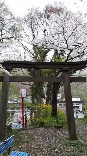 湯泉神社の鳥居