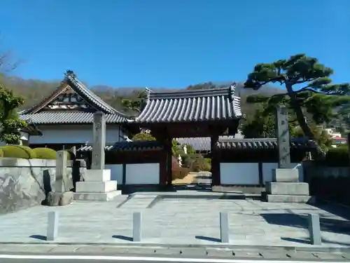 妙遠寺の山門