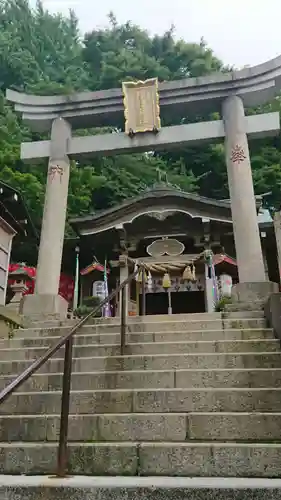 石川町諏訪神社の鳥居