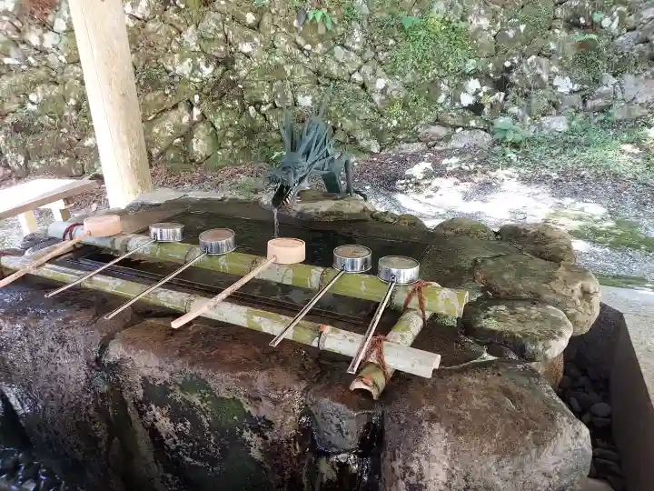 玉置神社の{uncategorized: "未分類", other: "その他", undefined: "問題あり", building: "その他建物", grave: "お墓", sacred_gate: "鳥居", guardian: "狛犬", statue: "像", buddha: "仏像", history: "歴史", nature: "自然", garden: "庭園", animal: "動物", pagoda: "塔", temizu: "手水舎", mountain_gate: "山門・神門", sanctuary: "本殿・本堂", subordinate: "末社・摂社", art: "芸術", scenery: "景色", jizo: "地蔵", ema: "絵馬", goshuin: "御朱印", omikuji: "おみくじ", items: "授与品その他", amulet: "お守り", goshuincho: "御朱印帳", eats: "食事", festival: "お祭り", votive_dance: "神楽", shichigosan: "七五三参", wedding: "結婚式", experience: "体験その他", initially: "初詣", around: "周辺", anti_infection: "感染症対策"}