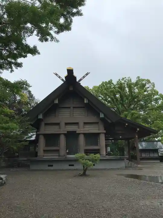 安房神社の本殿・本堂