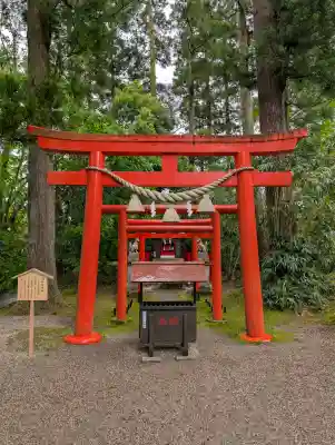 越中一宮 髙瀬神社の{uncategorized: "未分類", other: "その他", undefined: "問題あり", building: "その他建物", grave: "お墓", sacred_gate: "鳥居", guardian: "狛犬", statue: "像", buddha: "仏像", history: "歴史", nature: "自然", garden: "庭園", animal: "動物", pagoda: "塔", temizu: "手水舎", mountain_gate: "山門・神門", sanctuary: "本殿・本堂", subordinate: "末社・摂社", art: "芸術", scenery: "景色", jizo: "地蔵", ema: "絵馬", goshuin: "御朱印", omikuji: "おみくじ", items: "授与品その他", amulet: "お守り", goshuincho: "御朱印帳", eats: "食事", festival: "お祭り", votive_dance: "神楽", shichigosan: "七五三参", wedding: "結婚式", experience: "体験その他", initially: "初詣", around: "周辺", anti_infection: "感染症対策"}
