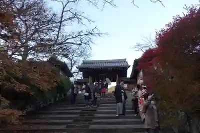 毘沙門堂門跡の山門・神門
