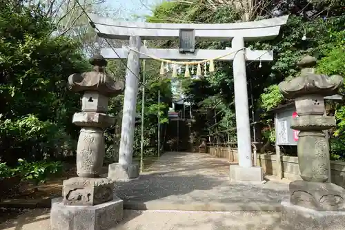 諏訪神社の鳥居