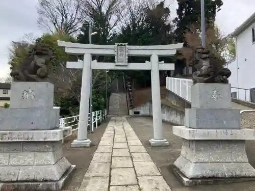 劔神社の{uncategorized: "未分類", other: "その他", undefined: "問題あり", building: "その他建物", grave: "お墓", sacred_gate: "鳥居", guardian: "狛犬", statue: "像", buddha: "仏像", history: "歴史", nature: "自然", garden: "庭園", animal: "動物", pagoda: "塔", temizu: "手水舎", mountain_gate: "山門・神門", sanctuary: "本殿・本堂", subordinate: "末社・摂社", art: "芸術", scenery: "景色", jizo: "地蔵", ema: "絵馬", goshuin: "御朱印", omikuji: "おみくじ", items: "授与品その他", amulet: "お守り", goshuincho: "御朱印帳", eats: "食事", festival: "お祭り", votive_dance: "神楽", shichigosan: "七五三参", wedding: "結婚式", experience: "体験その他", initially: "初詣", around: "周辺", anti_infection: "感染症対策"}