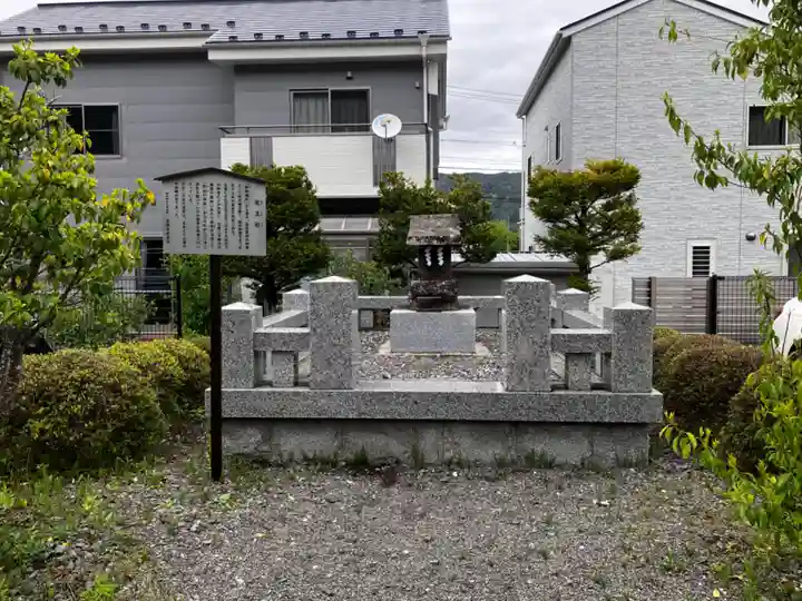 諏訪大社上社前宮の末社・摂社