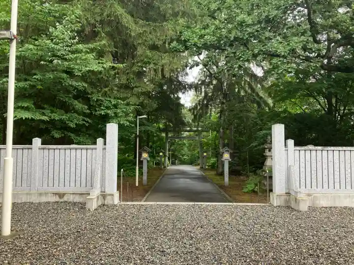 音更神社の庭園