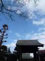 威徳院の山門・神門