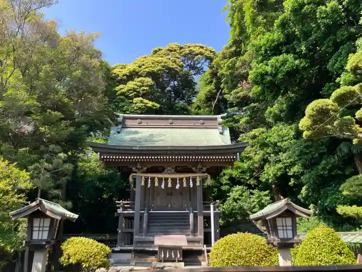 諏訪神社の{uncategorized: "未分類", other: "その他", undefined: "問題あり", building: "その他建物", grave: "お墓", sacred_gate: "鳥居", guardian: "狛犬", statue: "像", buddha: "仏像", history: "歴史", nature: "自然", garden: "庭園", animal: "動物", pagoda: "塔", temizu: "手水舎", mountain_gate: "山門・神門", sanctuary: "本殿・本堂", subordinate: "末社・摂社", art: "芸術", scenery: "景色", jizo: "地蔵", ema: "絵馬", goshuin: "御朱印", omikuji: "おみくじ", items: "授与品その他", amulet: "お守り", goshuincho: "御朱印帳", eats: "食事", festival: "お祭り", votive_dance: "神楽", shichigosan: "七五三参", wedding: "結婚式", experience: "体験その他", initially: "初詣", around: "周辺", anti_infection: "感染症対策"}