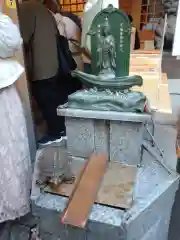 小網神社の建物その他