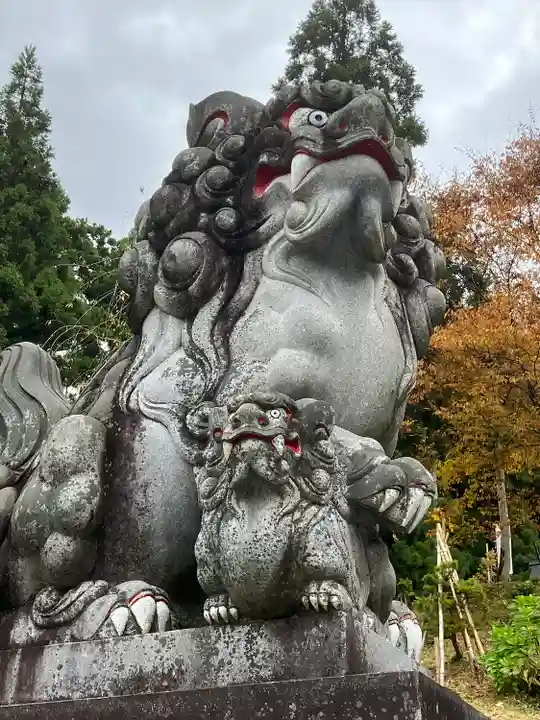 八海山尊神社の狛犬