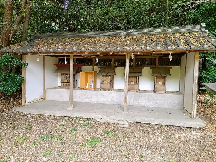 諏訪神社の末社・摂社