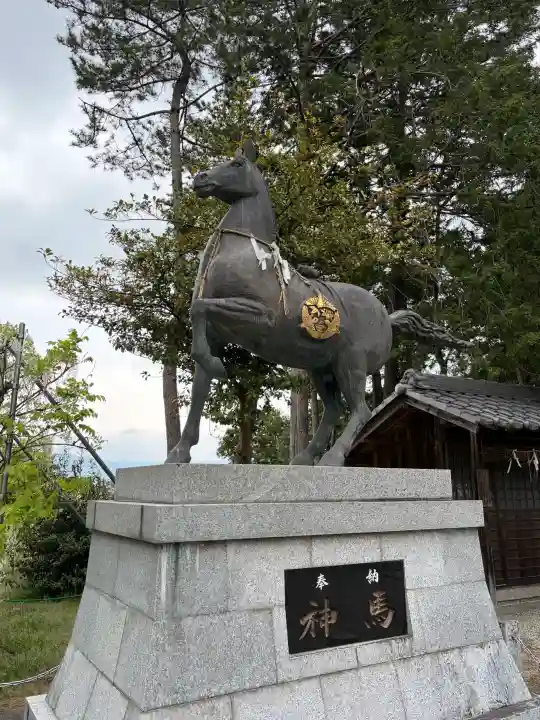 志那神社の{uncategorized: "未分類", other: "その他", undefined: "問題あり", building: "その他建物", grave: "お墓", sacred_gate: "鳥居", guardian: "狛犬", statue: "像", buddha: "仏像", history: "歴史", nature: "自然", garden: "庭園", animal: "動物", pagoda: "塔", temizu: "手水舎", mountain_gate: "山門・神門", sanctuary: "本殿・本堂", subordinate: "末社・摂社", art: "芸術", scenery: "景色", jizo: "地蔵", ema: "絵馬", goshuin: "御朱印", omikuji: "おみくじ", items: "授与品その他", amulet: "お守り", goshuincho: "御朱印帳", eats: "食事", festival: "お祭り", votive_dance: "神楽", shichigosan: "七五三参", wedding: "結婚式", experience: "体験その他", initially: "初詣", around: "周辺", anti_infection: "感染症対策"}