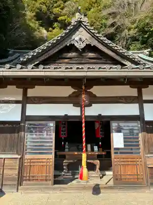 建長寺 半僧坊の{uncategorized: "未分類", other: "その他", undefined: "問題あり", building: "その他建物", grave: "お墓", sacred_gate: "鳥居", guardian: "狛犬", statue: "像", buddha: "仏像", history: "歴史", nature: "自然", garden: "庭園", animal: "動物", pagoda: "塔", temizu: "手水舎", mountain_gate: "山門・神門", sanctuary: "本殿・本堂", subordinate: "末社・摂社", art: "芸術", scenery: "景色", jizo: "地蔵", ema: "絵馬", goshuin: "御朱印", omikuji: "おみくじ", items: "授与品その他", amulet: "お守り", goshuincho: "御朱印帳", eats: "食事", festival: "お祭り", votive_dance: "神楽", shichigosan: "七五三参", wedding: "結婚式", experience: "体験その他", initially: "初詣", around: "周辺", anti_infection: "感染症対策"}