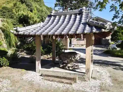 春日神社の手水