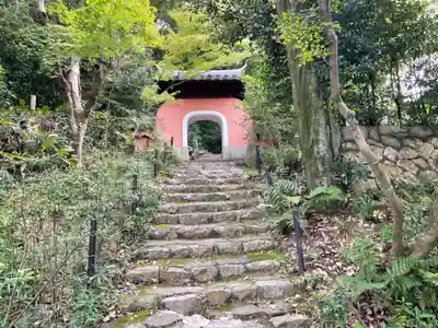 石峯寺の山門・神門