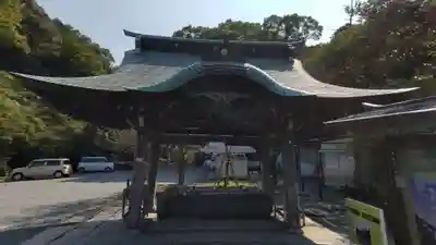 高良大社の手水舎