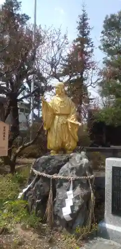 深志神社の像