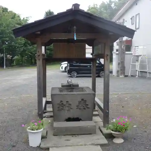 石山神社の手水舎
