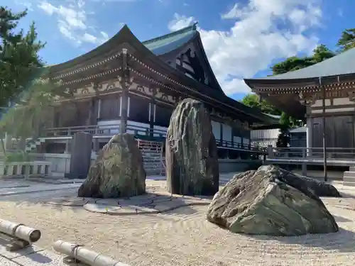 忉利天上寺の庭園