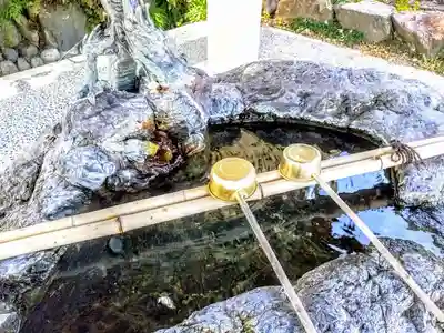 白鳥神社の手水舎