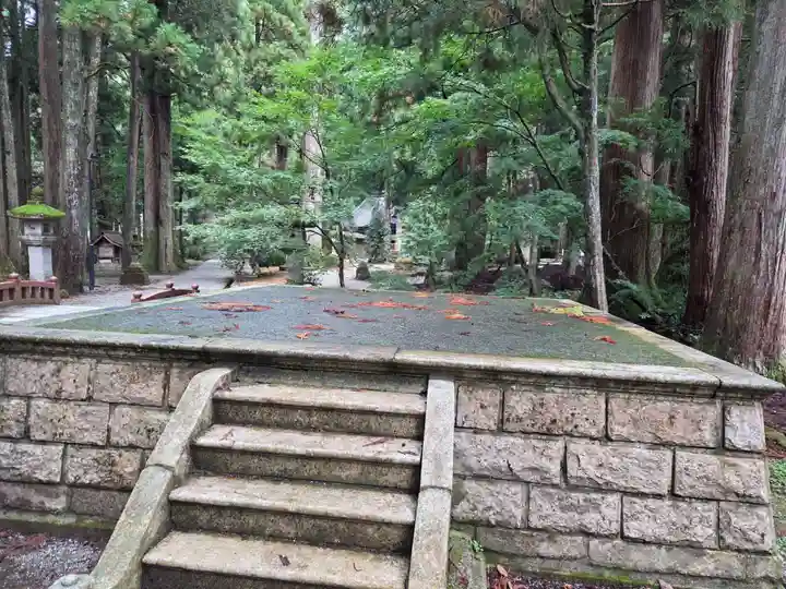 雄山神社中宮祈願殿(富山県)