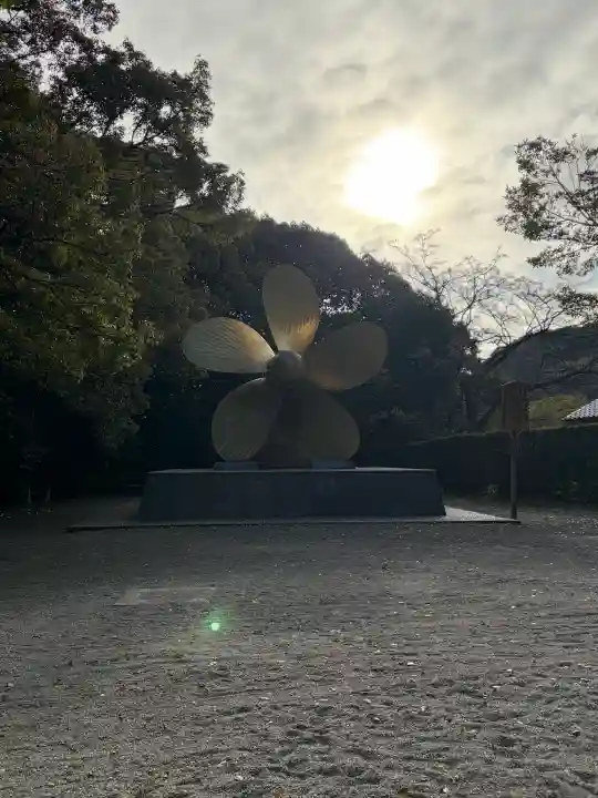 金刀比羅宮の{uncategorized: "未分類", other: "その他", undefined: "問題あり", building: "その他建物", grave: "お墓", sacred_gate: "鳥居", guardian: "狛犬", statue: "像", buddha: "仏像", history: "歴史", nature: "自然", garden: "庭園", animal: "動物", pagoda: "塔", temizu: "手水舎", mountain_gate: "山門・神門", sanctuary: "本殿・本堂", subordinate: "末社・摂社", art: "芸術", scenery: "景色", jizo: "地蔵", ema: "絵馬", goshuin: "御朱印", omikuji: "おみくじ", items: "授与品その他", amulet: "お守り", goshuincho: "御朱印帳", eats: "食事", festival: "お祭り", votive_dance: "神楽", shichigosan: "七五三参", wedding: "結婚式", experience: "体験その他", initially: "初詣", around: "周辺", anti_infection: "感染症対策"}