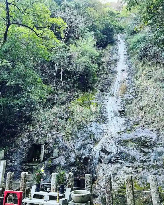 満願滝弁財天(大阪府)