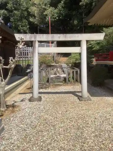 上地八幡宮の鳥居