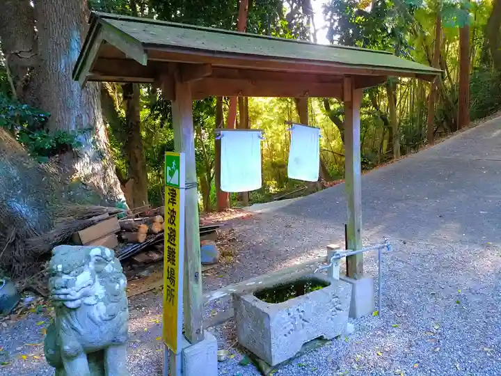 八幡社の手水舎