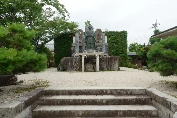 和邇御嶽山の末社・摂社