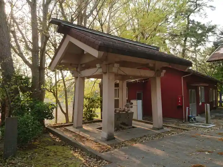 山中八幡社の手水舎