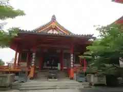 中山寺の本殿