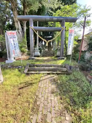 示現神社の鳥居