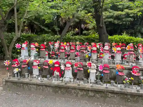増上寺の{uncategorized: "未分類", other: "その他", undefined: "問題あり", building: "その他建物", grave: "お墓", sacred_gate: "鳥居", guardian: "狛犬", statue: "像", buddha: "仏像", history: "歴史", nature: "自然", garden: "庭園", animal: "動物", pagoda: "塔", temizu: "手水舎", mountain_gate: "山門・神門", sanctuary: "本殿・本堂", subordinate: "末社・摂社", art: "芸術", scenery: "景色", jizo: "地蔵", ema: "絵馬", goshuin: "御朱印", omikuji: "おみくじ", items: "授与品その他", amulet: "お守り", goshuincho: "御朱印帳", eats: "食事", festival: "お祭り", votive_dance: "神楽", shichigosan: "七五三参", wedding: "結婚式", experience: "体験その他", initially: "初詣", around: "周辺", anti_infection: "感染症対策"}