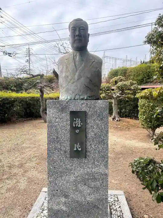 品川神社の{uncategorized: "未分類", other: "その他", undefined: "問題あり", building: "その他建物", grave: "お墓", sacred_gate: "鳥居", guardian: "狛犬", statue: "像", buddha: "仏像", history: "歴史", nature: "自然", garden: "庭園", animal: "動物", pagoda: "塔", temizu: "手水舎", mountain_gate: "山門・神門", sanctuary: "本殿・本堂", subordinate: "末社・摂社", art: "芸術", scenery: "景色", jizo: "地蔵", ema: "絵馬", goshuin: "御朱印", omikuji: "おみくじ", items: "授与品その他", amulet: "お守り", goshuincho: "御朱印帳", eats: "食事", festival: "お祭り", votive_dance: "神楽", shichigosan: "七五三参", wedding: "結婚式", experience: "体験その他", initially: "初詣", around: "周辺", anti_infection: "感染症対策"}