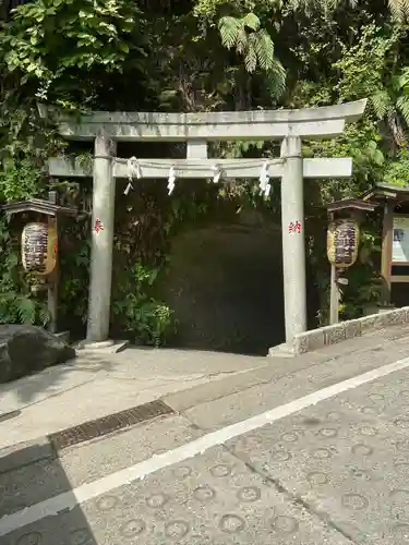 銭洗弁財天宇賀福神社(神奈川県)