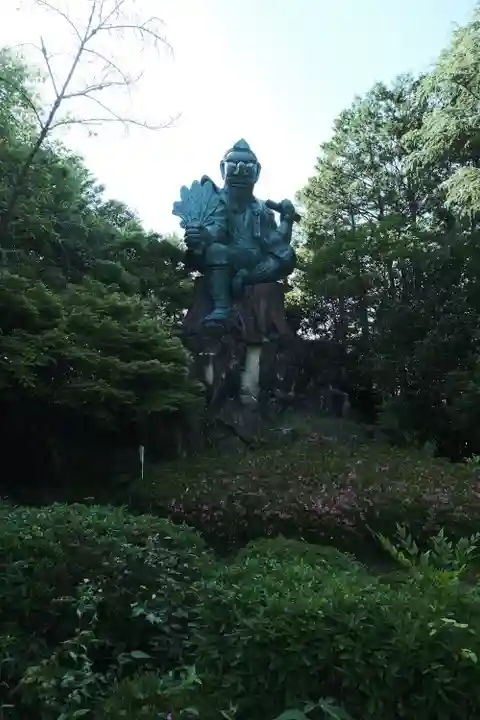 古井の天狗山の像