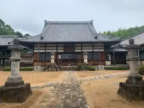 長泉寺の本殿・本堂