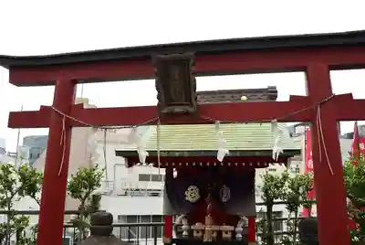 朝日稲荷神社の鳥居
