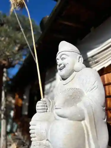 西宮神社の像