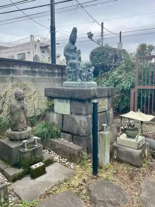 常泉寺の{uncategorized: "未分類", other: "その他", undefined: "問題あり", building: "その他建物", grave: "お墓", sacred_gate: "鳥居", guardian: "狛犬", statue: "像", buddha: "仏像", history: "歴史", nature: "自然", garden: "庭園", animal: "動物", pagoda: "塔", temizu: "手水舎", mountain_gate: "山門・神門", sanctuary: "本殿・本堂", subordinate: "末社・摂社", art: "芸術", scenery: "景色", jizo: "地蔵", ema: "絵馬", goshuin: "御朱印", omikuji: "おみくじ", items: "授与品その他", amulet: "お守り", goshuincho: "御朱印帳", eats: "食事", festival: "お祭り", votive_dance: "神楽", shichigosan: "七五三参", wedding: "結婚式", experience: "体験その他", initially: "初詣", around: "周辺", anti_infection: "感染症対策"}