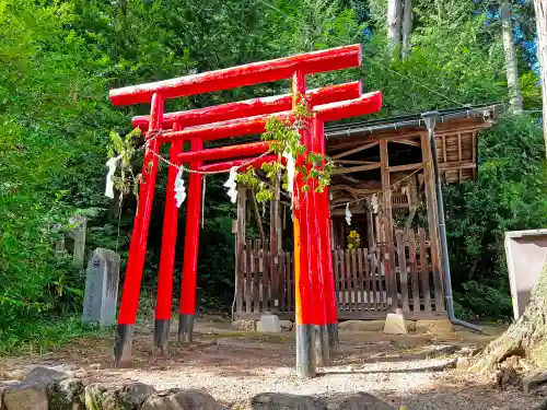 阿多由太神社の末社