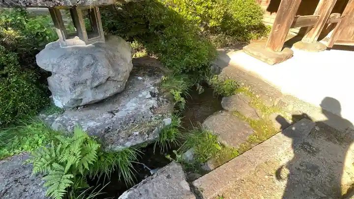 石行寺の手水舎
